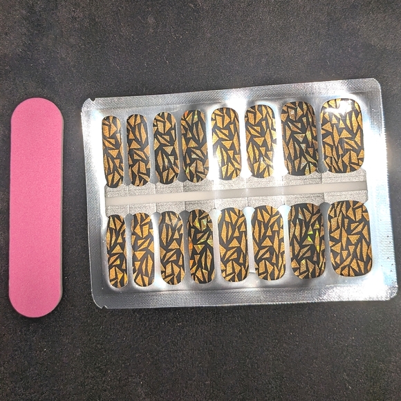 Last chance! Shards of Gold Nails at Play Nail Wraps Manicure Stickers - Picture 4 of 12
